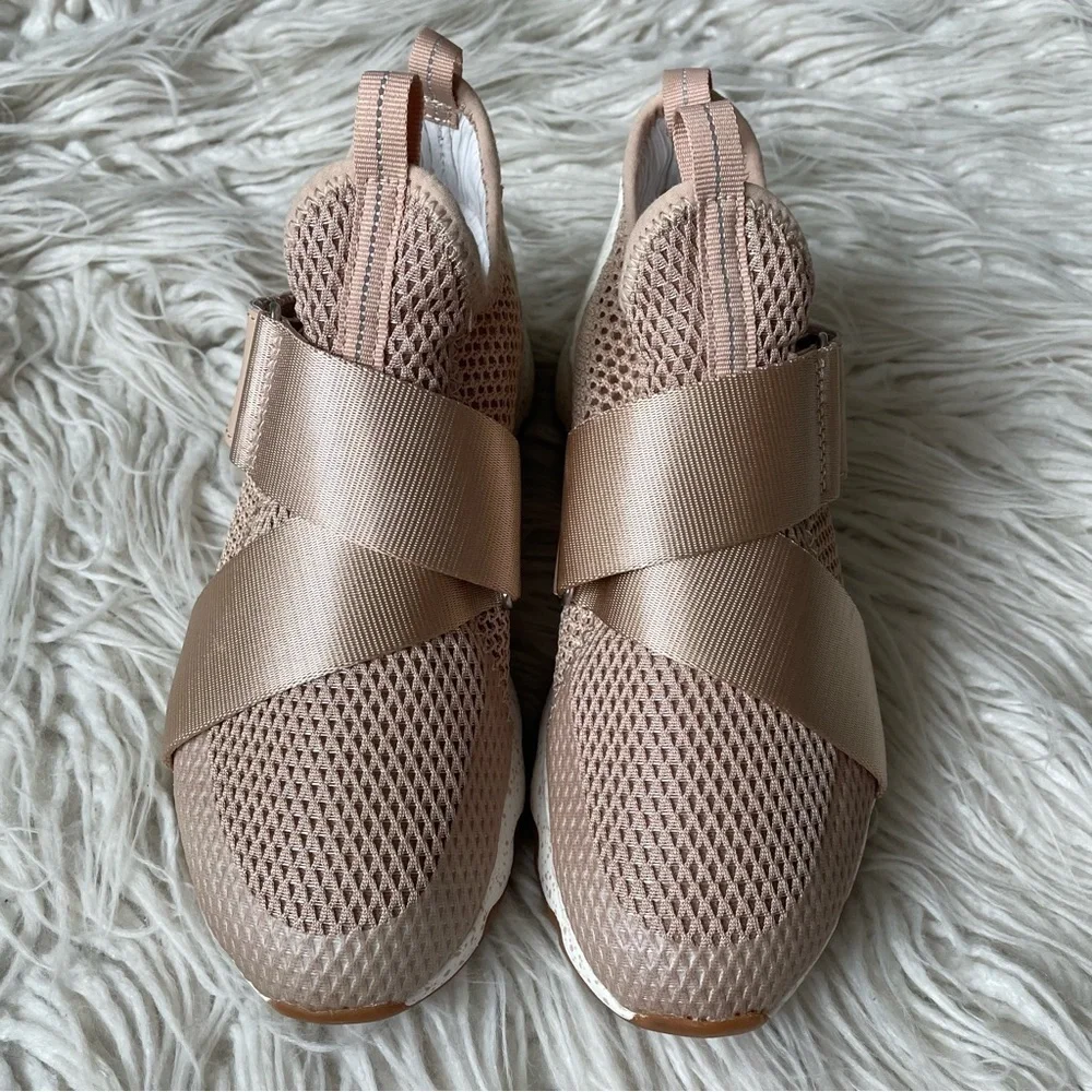 Sorel Kinetic Mesh Slip On Natural Tan Comfort Sneakers NWOB Size 5